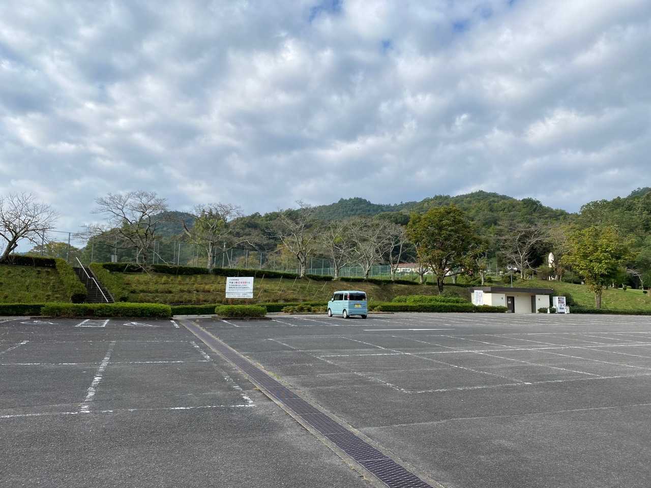 畜産センターの駐車場に車を停めました。