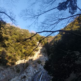 雄滝（右の階段から📸）
いいお天気☀
