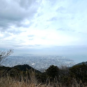 雲増えてきたな〜　下山します