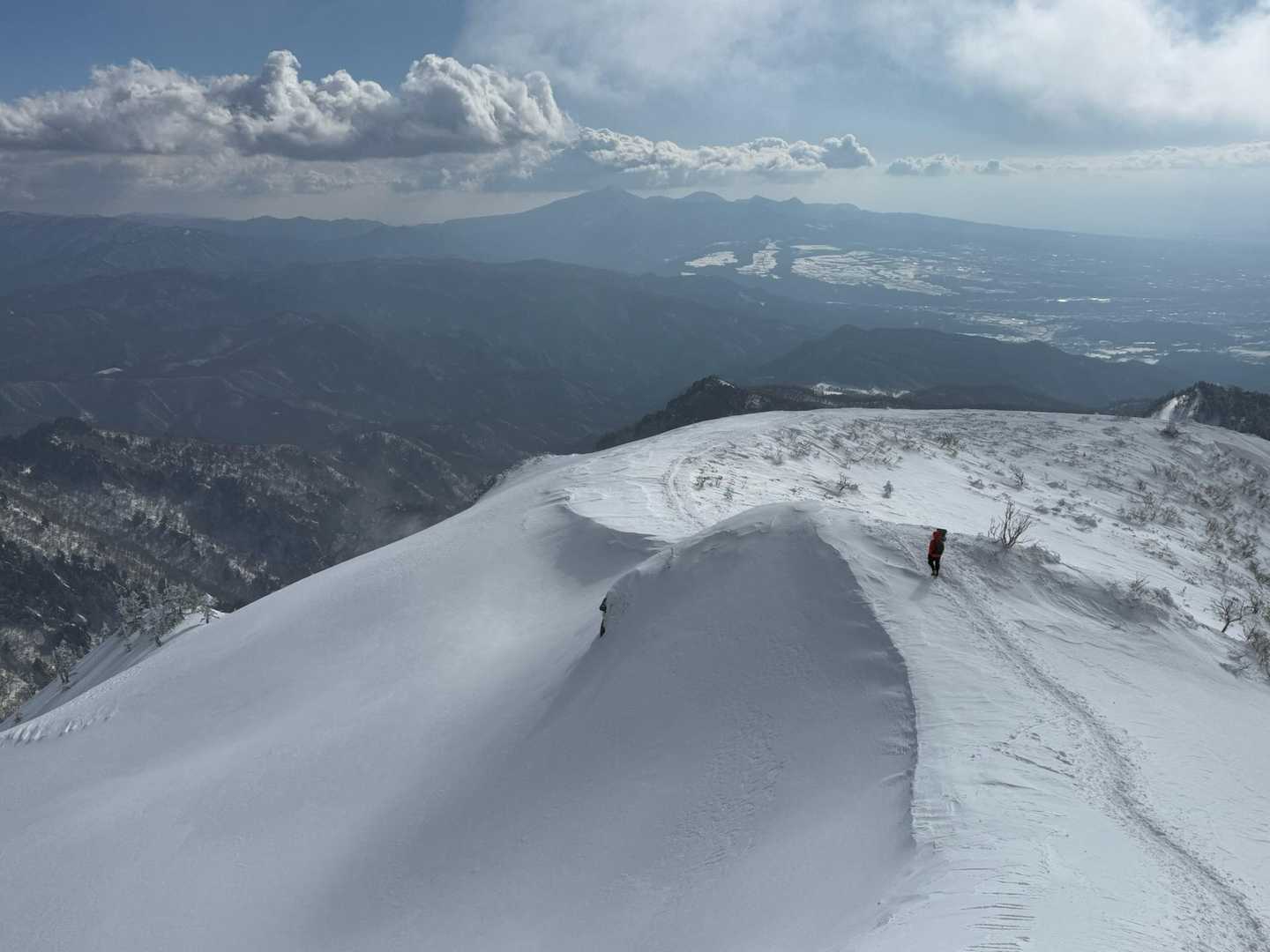 どこまでも綺麗な雪山