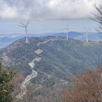 いい感じのくねくね道が走ってる