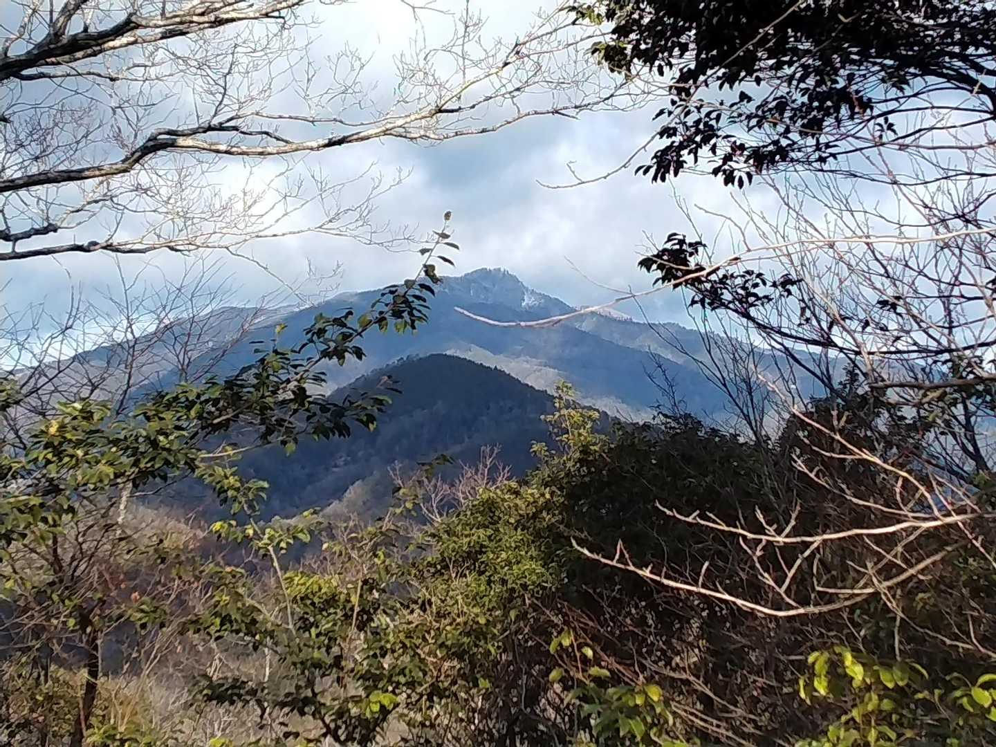 愛宕山～～
⛄被ってるね！少し～～