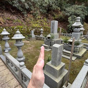 🙏行く途中に大きな墓🪦
亀山家凄い人かな🤔