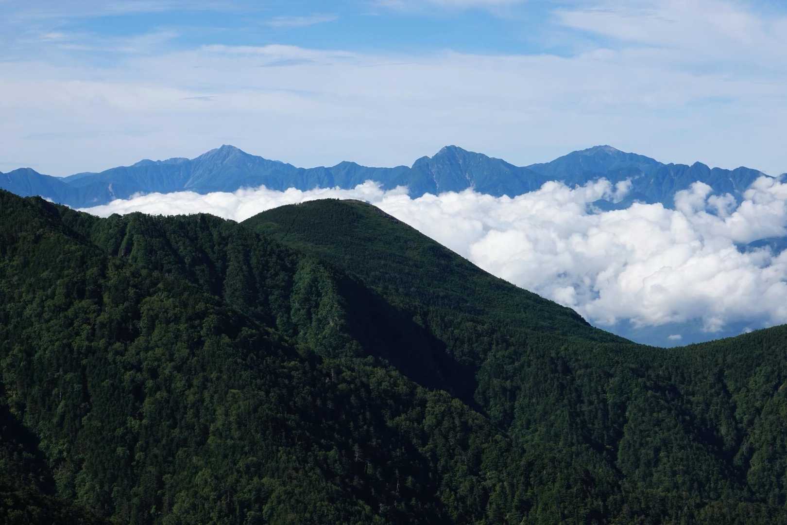 編笠山の後ろに南ア😍