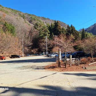 駐車場到着～🎵
キレイな水洗トイレありますが12月中旬からは冬季閉鎖になるそうです