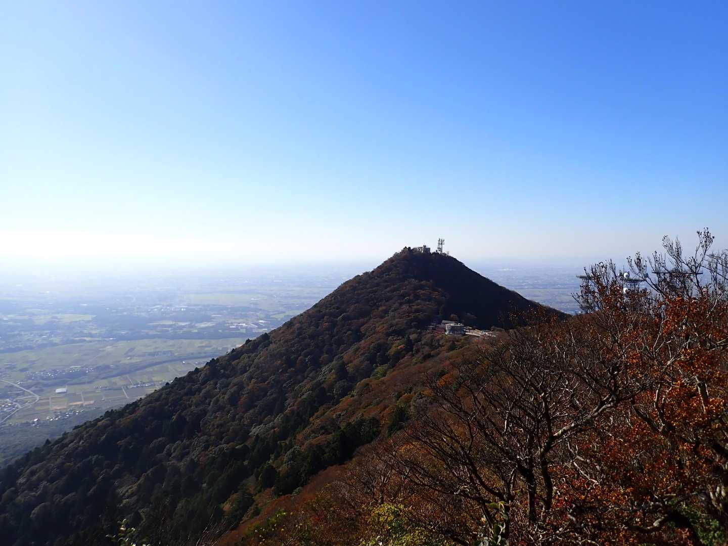 男体山方面
山が赤み御帯びています。