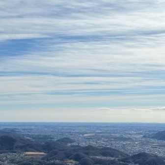 山頂メチャ見晴らしがよくなってる😃それにかすかにスカイツリーも見えた✨