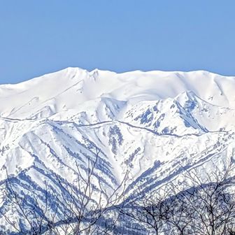 🔍×3　
🏔️以東岳(中央左)✨️