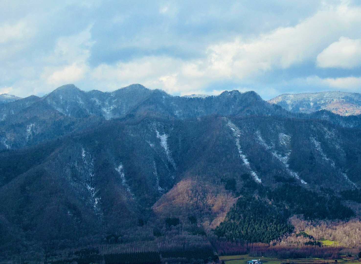 銀嶺山・ハッタオマナイ岳ズーム📸