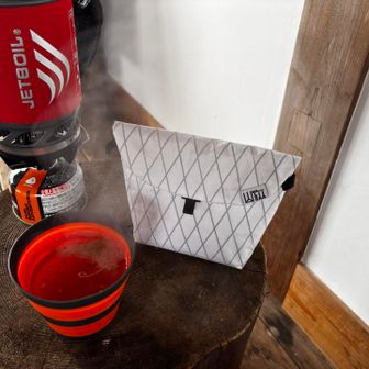 昼食はカレーめしとコムタンスープ
フードコジー使うのオススメです！