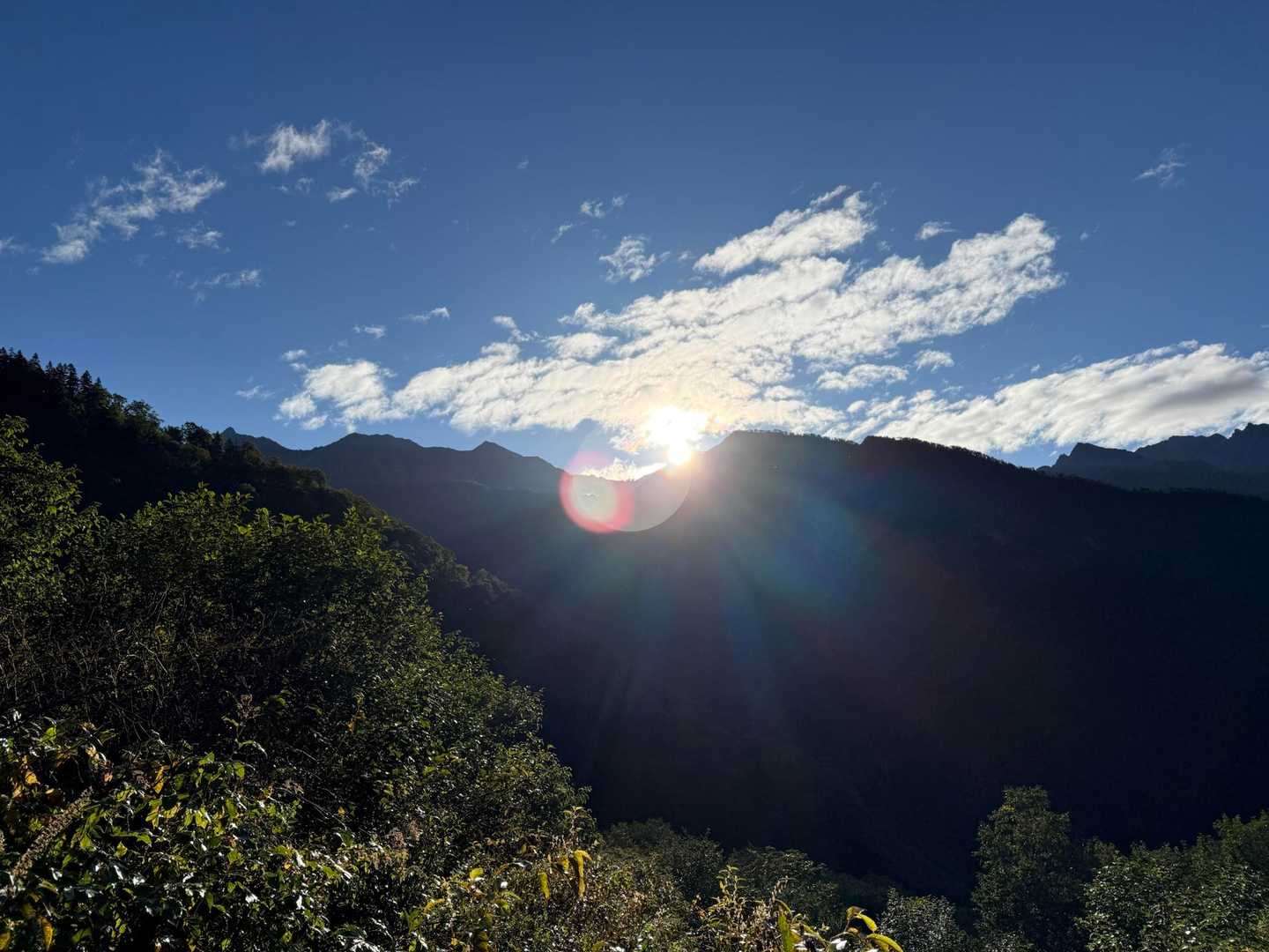 穂高から太陽が登り気温も上昇⤴️