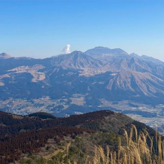 わぉっ　この角度からの阿蘇山は初めて　綺麗！