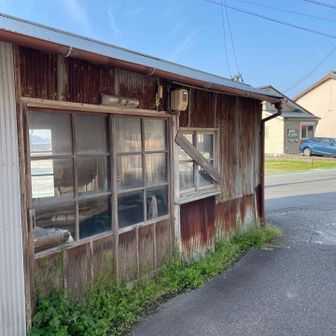 途中にあった、かわいいひもの屋さん