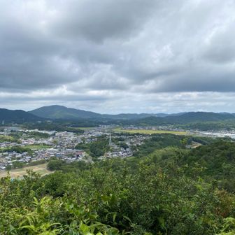 眺望こんな感じ

磯部の町らしい。

磯部と聞くと、どーしても給食でよく出たチクワの磯辺揚げを思い出すのである‪( ˙꒳​˙  )‬
