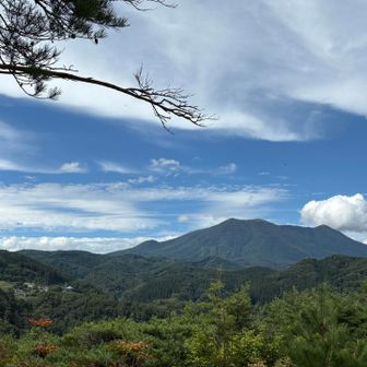 飯縄山のうしろが、雲海みたいになってる✨