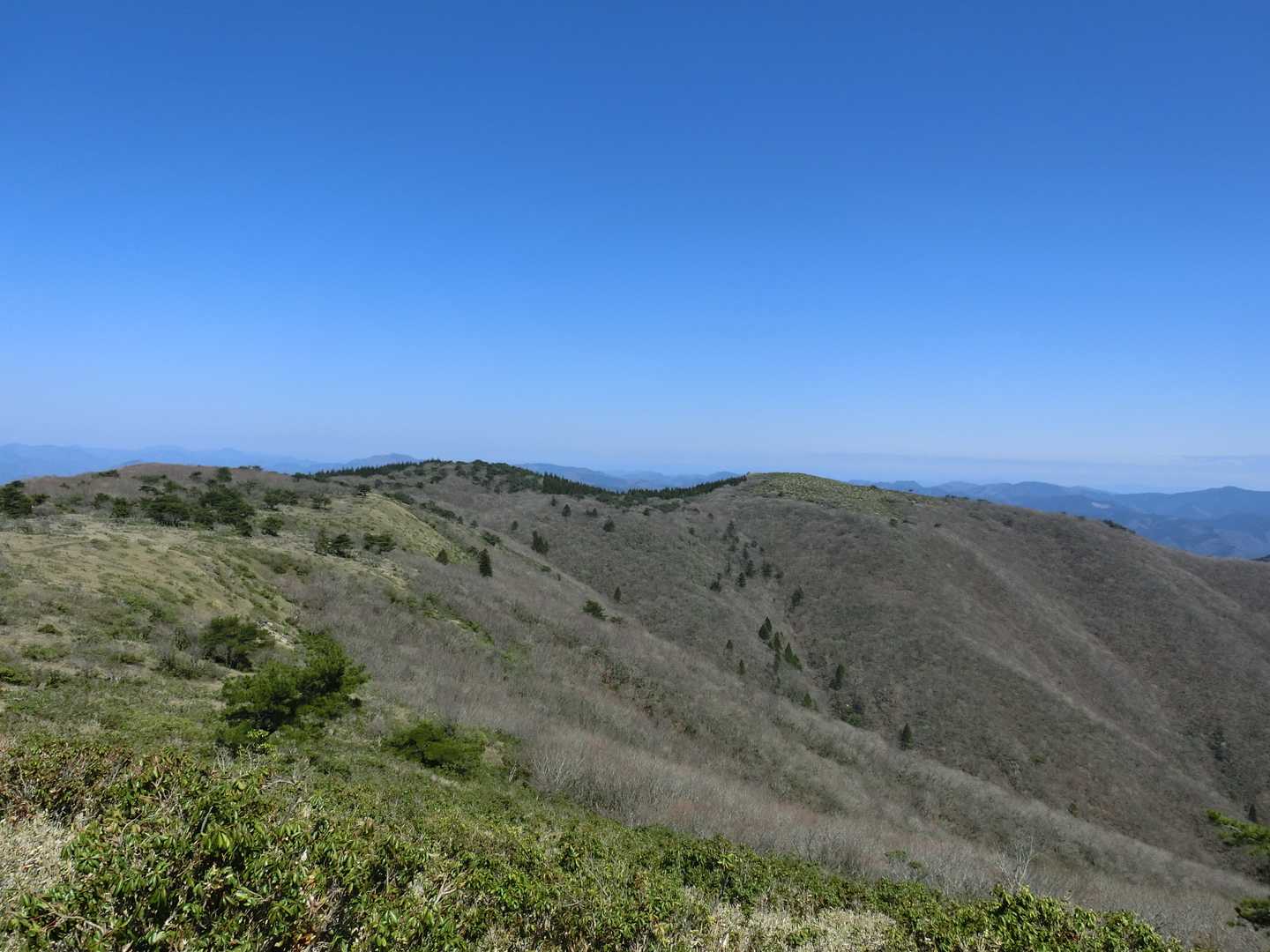 段ヶ峰の稜線とブルーな空
雲一つない