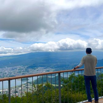 見てる間に富士山は雲の中💦