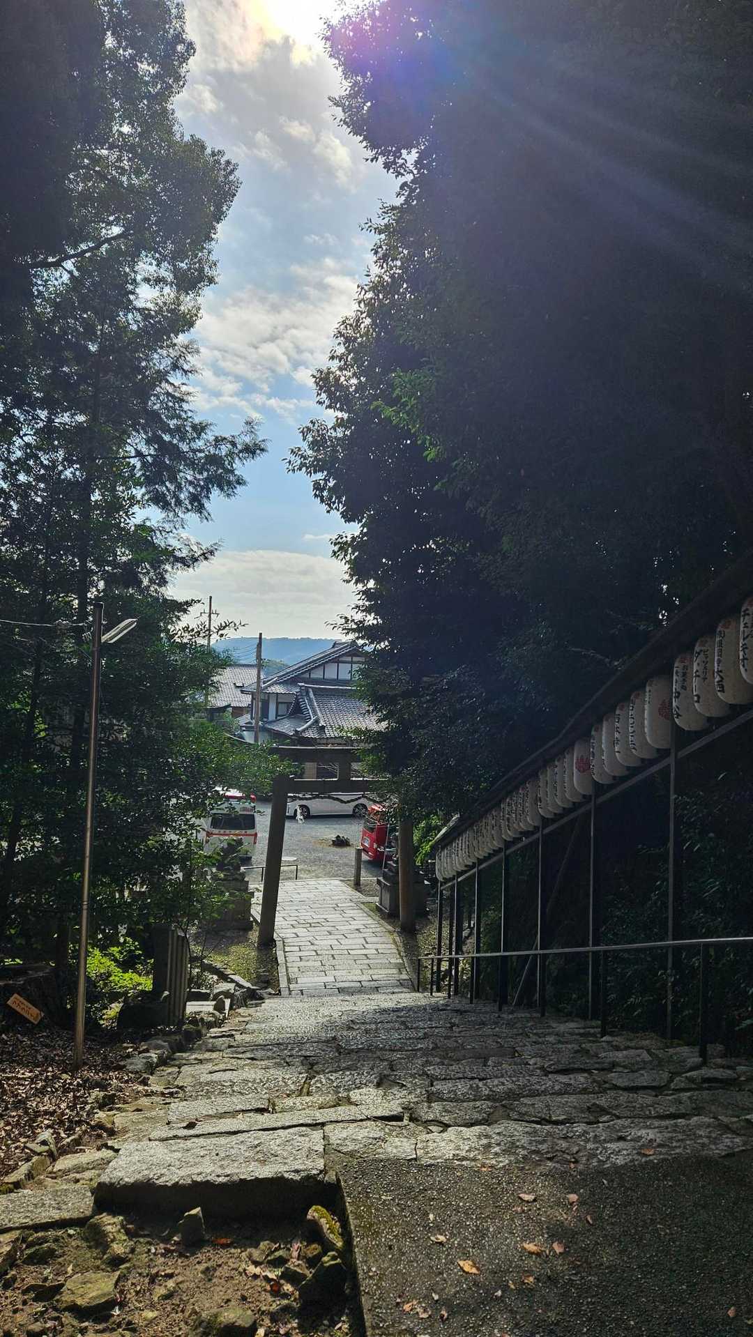 八神社の駐車場でﾚｽｷｭｰ基地されてました