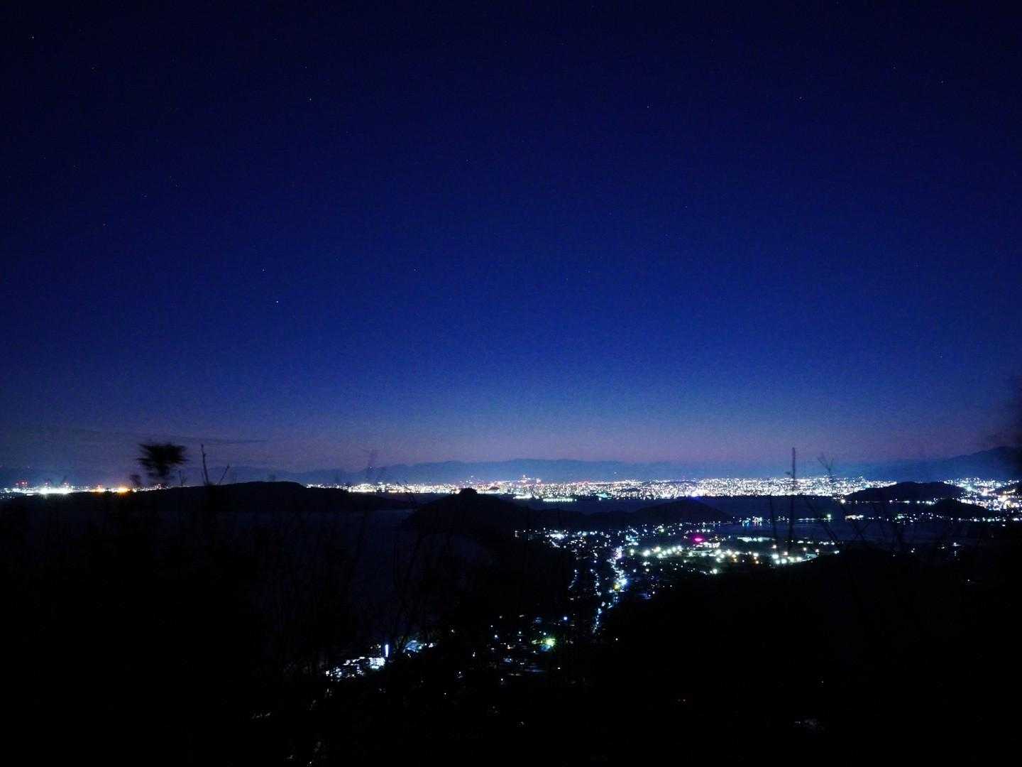 東の空がゆっくりと