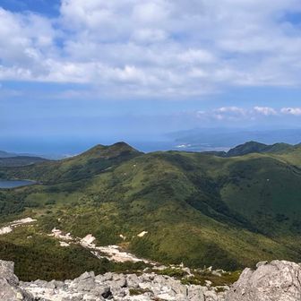 西側の景色が素晴らしい
遠くに積丹半島と日本海