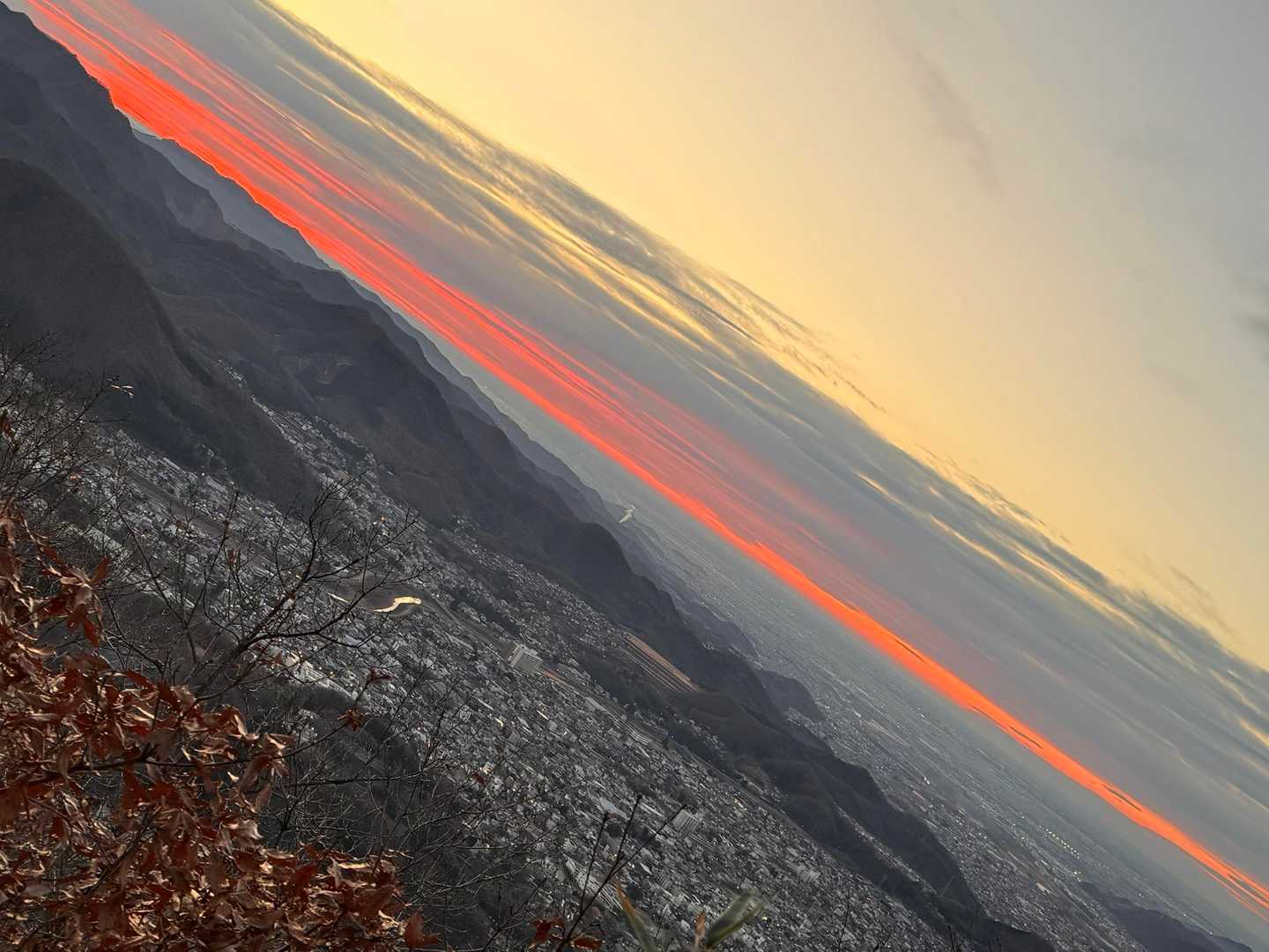 吾妻山⛰️山頂より！