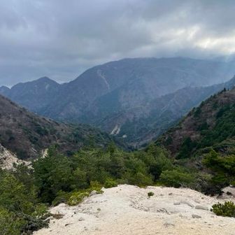 後から行く、向かい側の山が遠く感じる