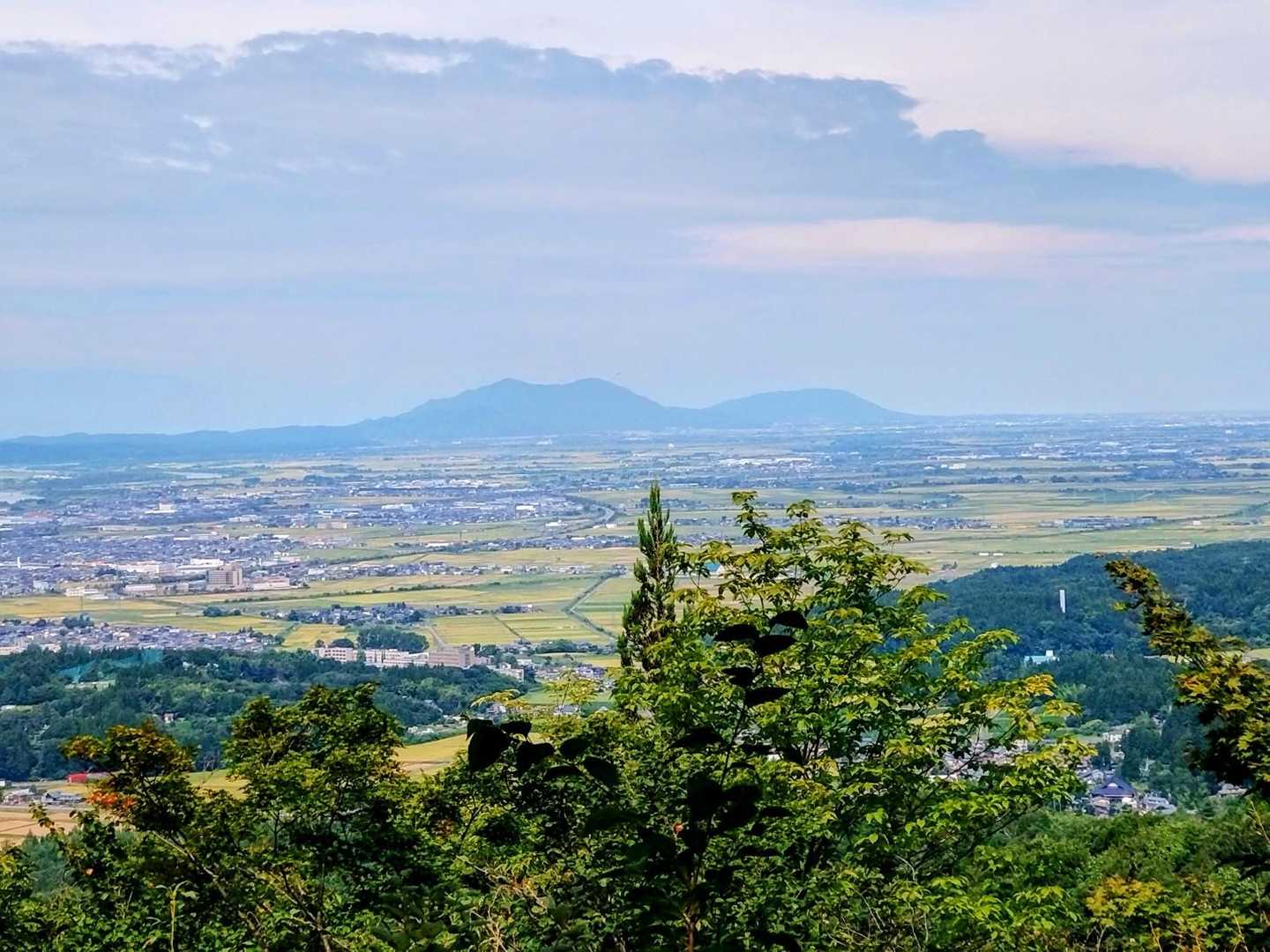 　　　　　眺望が開けると…
　弥彦山と角田山が良く見えました🤓