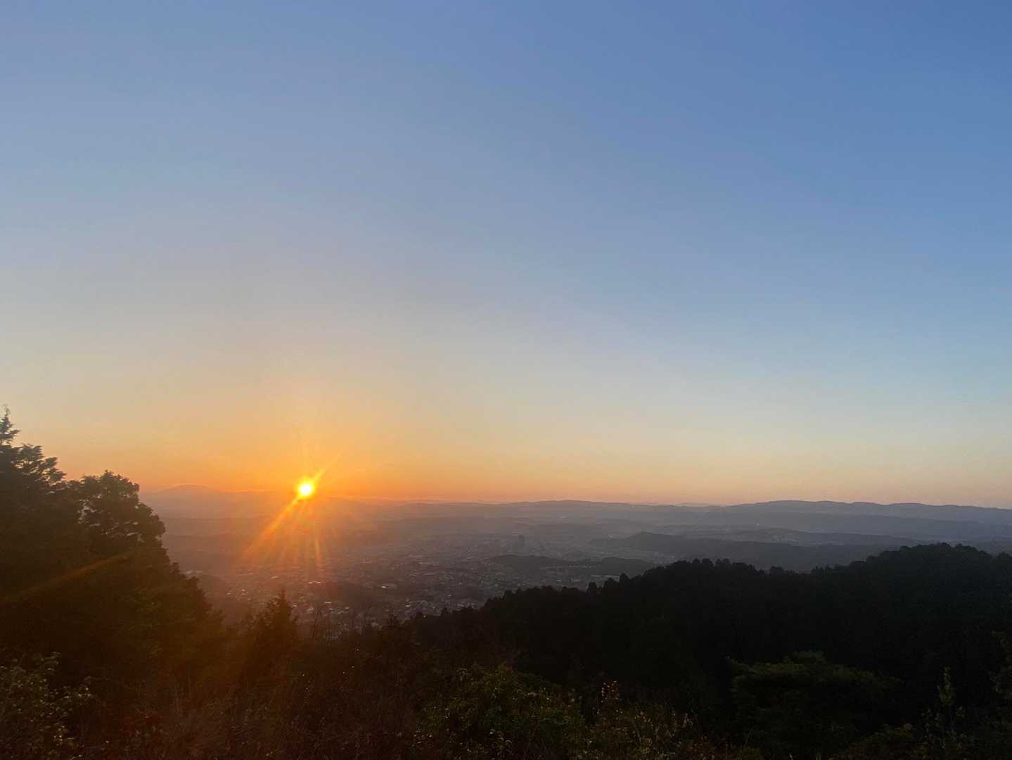 山頂いって戻ってきたら出てた