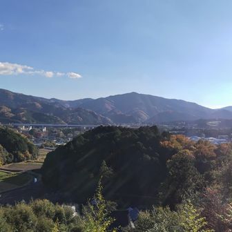 450年前、合戦の勝敗未だ定かならぬときに、この景色を武田勝頼も見たのだろう。