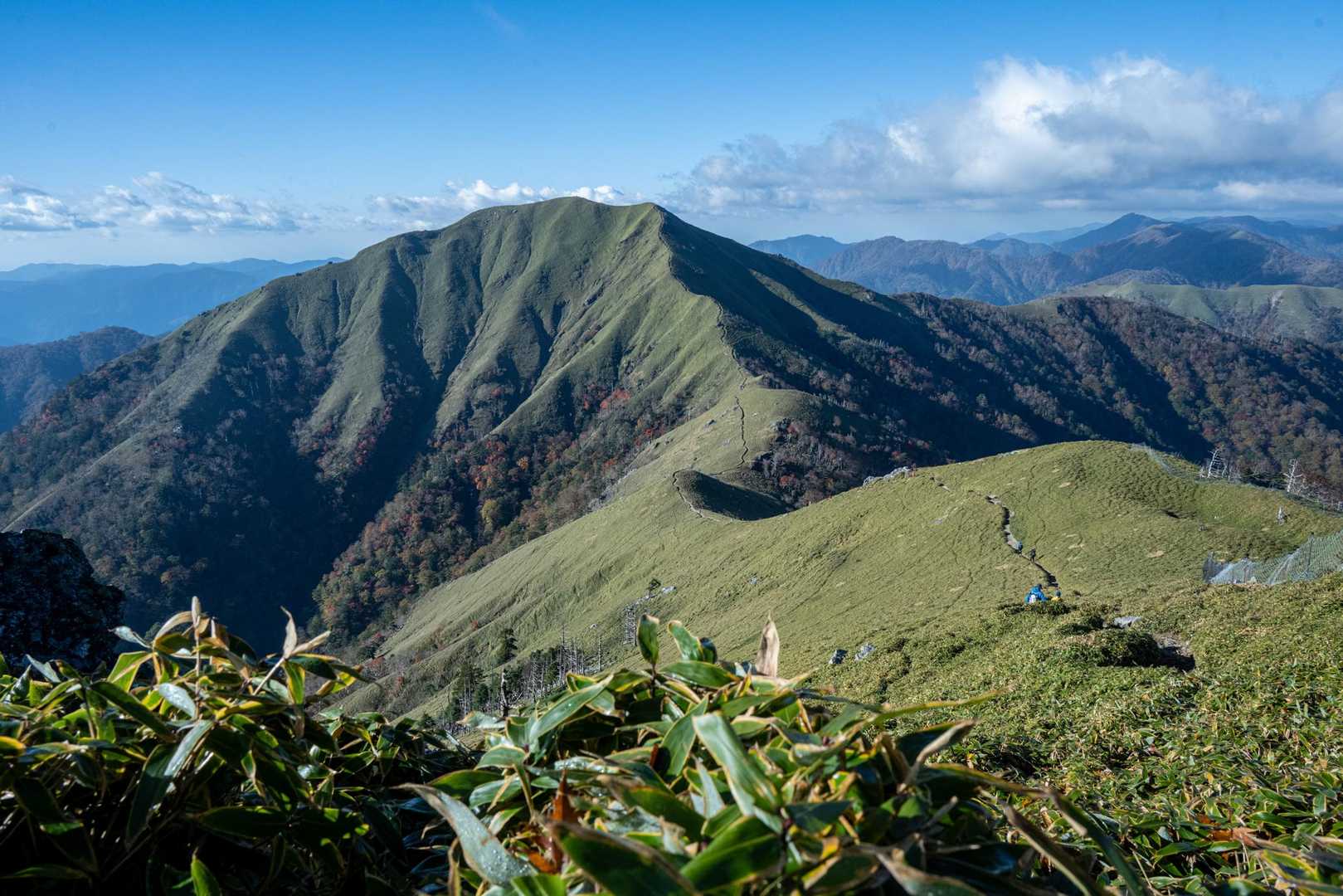 見ノ越登山口-剣山-ジロウギュウ峠-次郎笈-丸石 縦走コースの写真