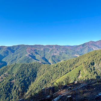 眺めも良いね♪😙
先日の大山で雲隠れして見られなかった🗻富士山、眺望を楽しみにしてたのに先を急ぐ余り🗻スッカリ見る事を忘れてしまった🥴