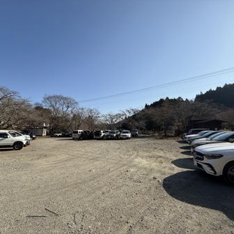 恐らく今までの山行で最短の、3時間でおつかれ山です！
駐車場は満車になってました😯