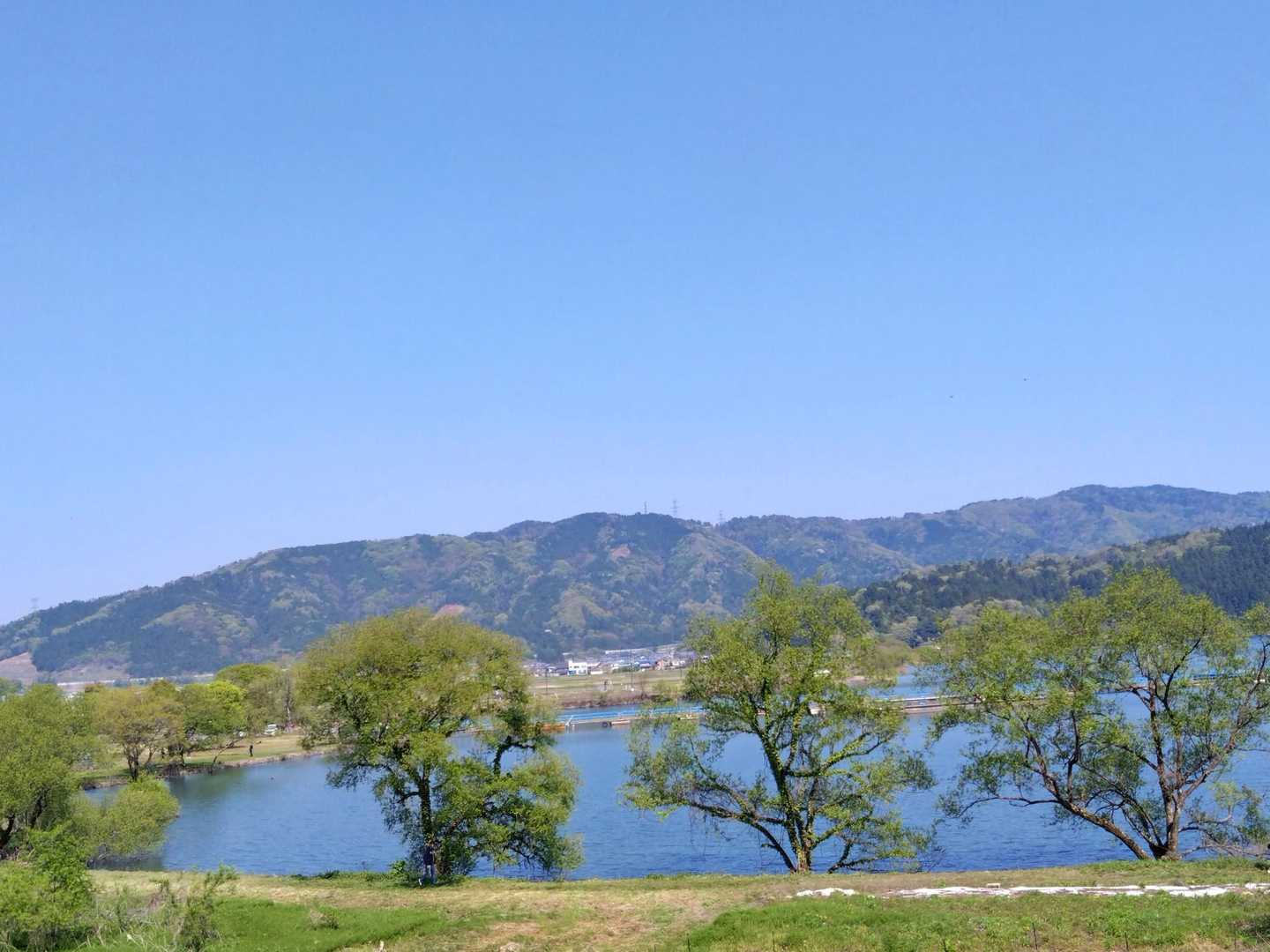 ロードを歩いて駐車場へ戻ります