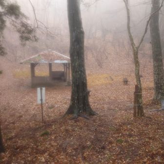 浅間峠、東屋がありました