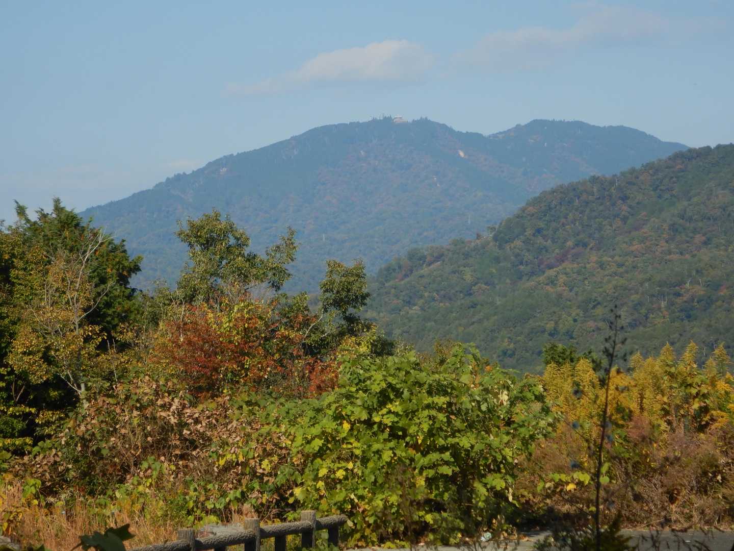 将軍塚展望台付近
北北東に比叡山