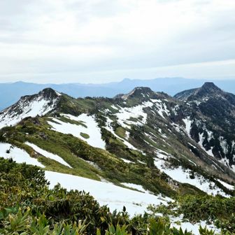 登ってきた方角
中ノ岳、剣ヶ峰、セビオスかな？