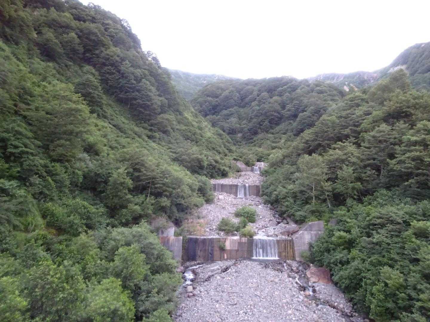 吊り橋の上からの景色👀