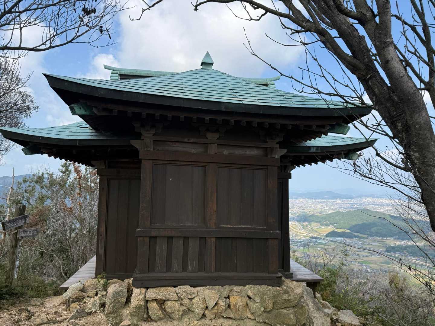 裏から観音堂