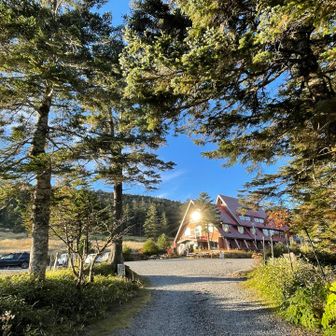 麦草ヒュッテを出発します
スタッフさんが皆優しくてとても良い小屋でした
ありがとうございました🙇‍♂️