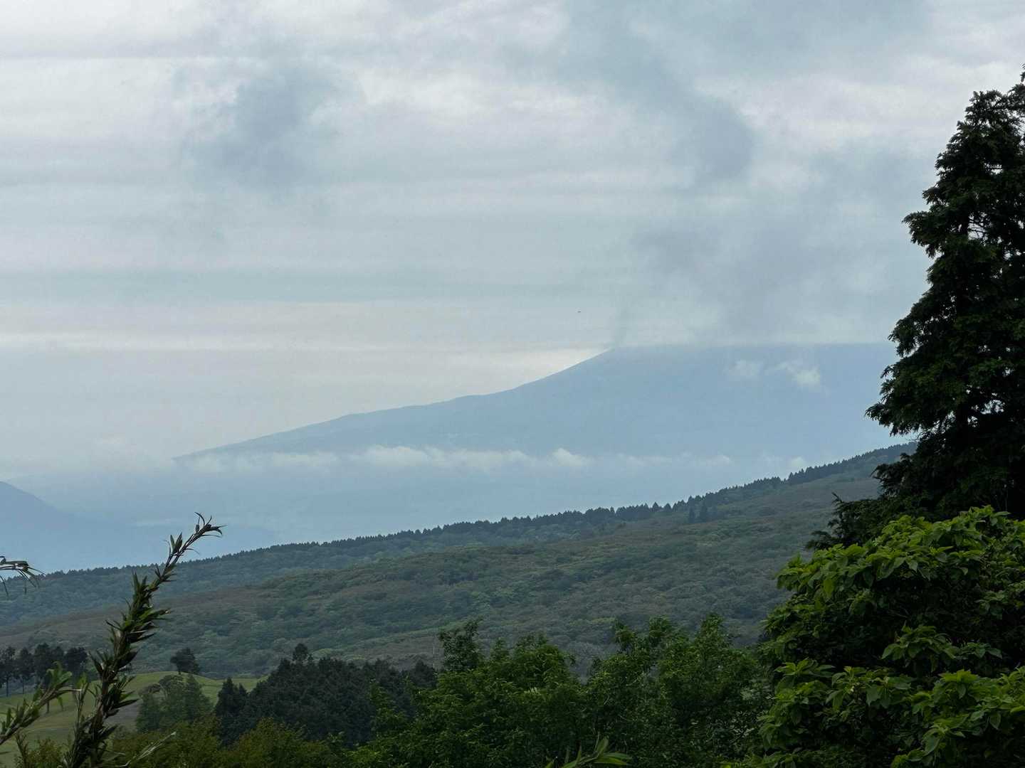 富士山😅欠けてる