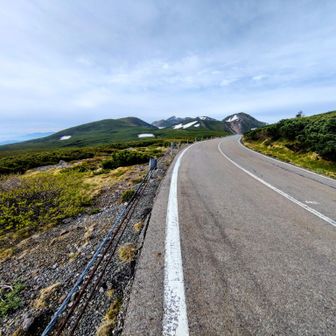 やっと到着
まだバスが走っていない静かな乗鞍スカイライン

当然乗鞍岳も誰も登ってなかった