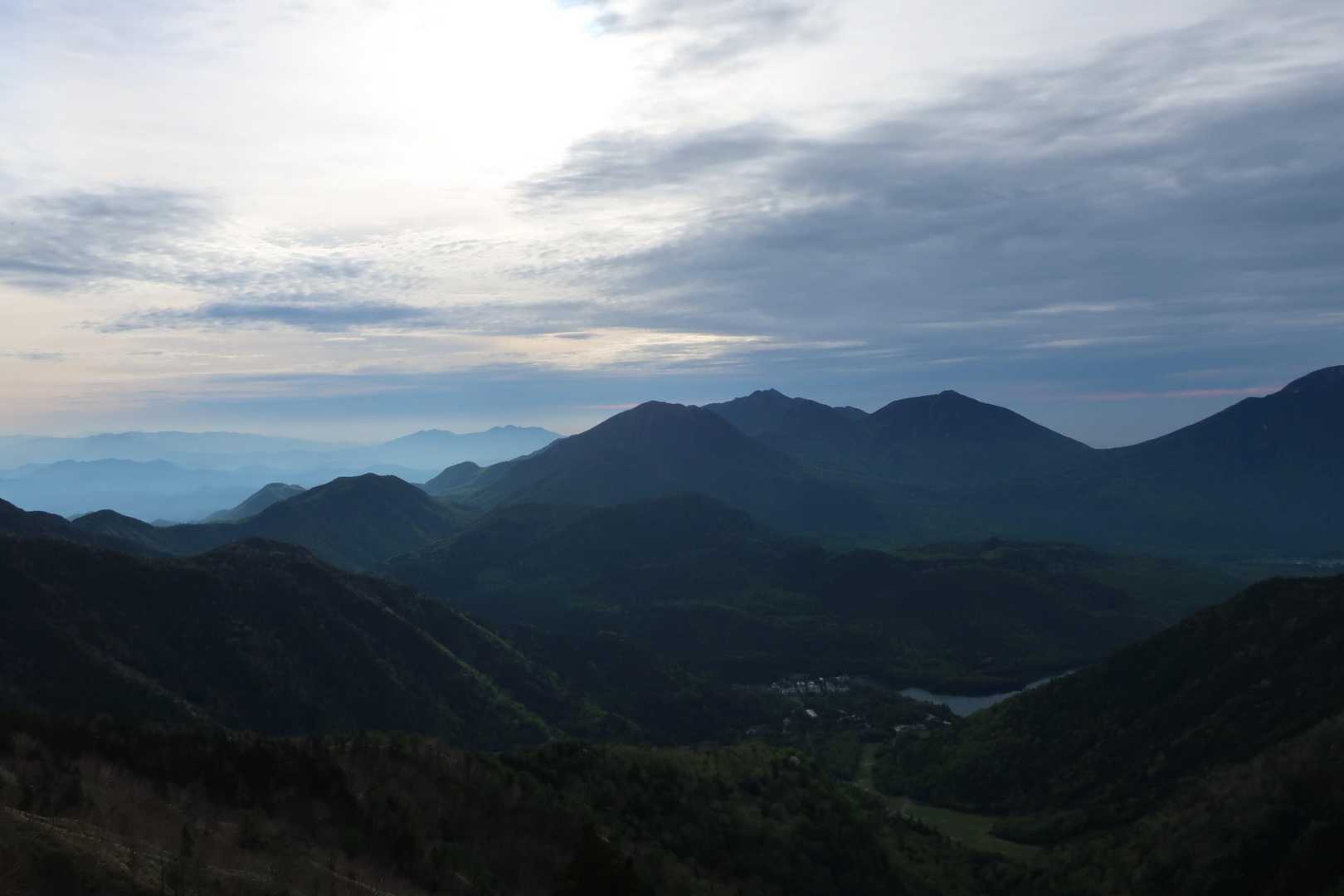 金精峠登山口-金精峠-金精山-五色山-前白根山-白根隠山- 往復コースの写真