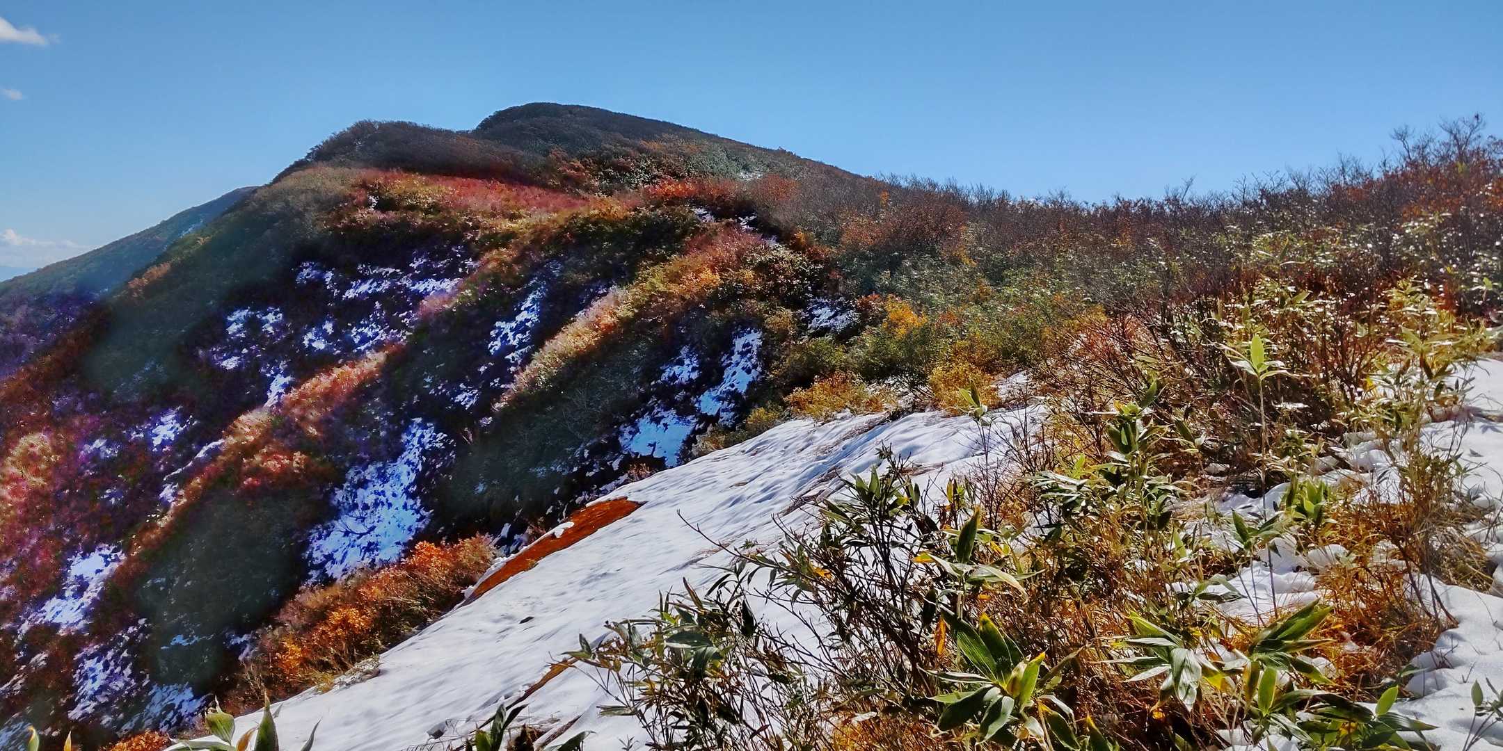 青雲岳と袴岳も三段紅葉💖