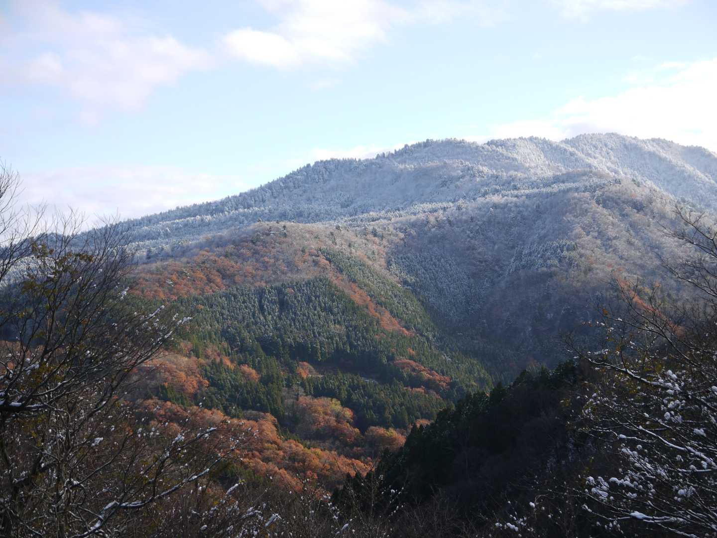 紅葉と雪山のコラボⅡ