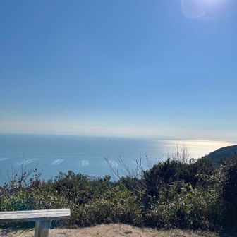 鉄拐山　ベンチ前の景色が開けています✨

草木を剪定してくれていました🙏