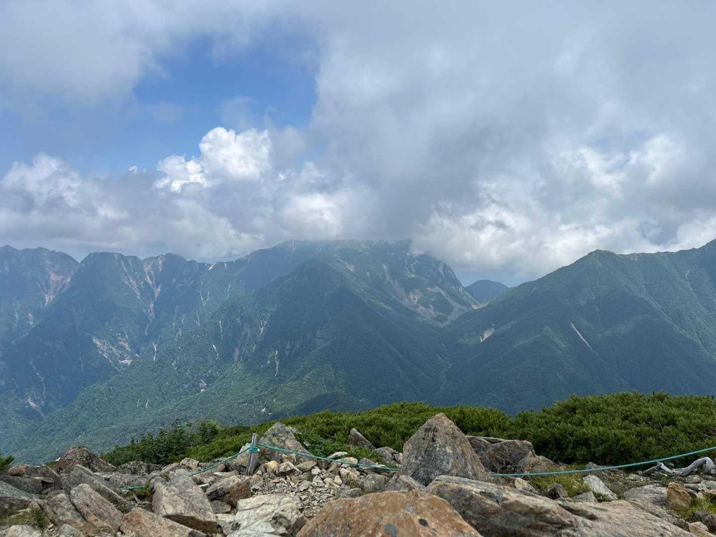 甲斐駒ヶ岳　雲かかる
割と雲がある景色が好き(負け惜しみではない)