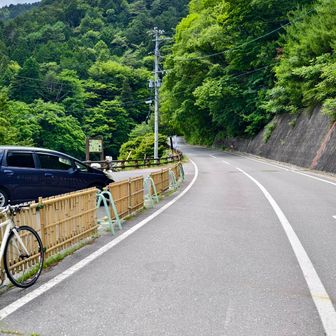 川で洗濯してから乾燥を待つ間にサイクリングすることにした