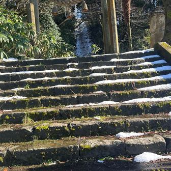 倶利伽羅不動寺の鳥居から行ける階段道。旧道かしらね