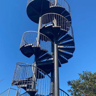 大楠山山頂展望台　　　老朽化で、のぼれません。