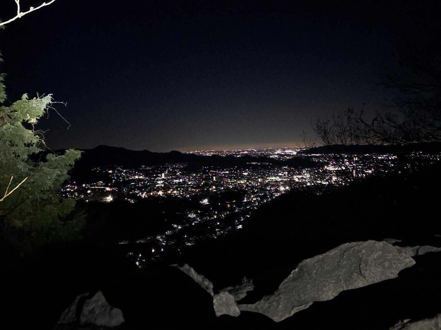 ドンビ岩から桐生の夜景🌃